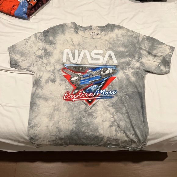 Vintage Graphic Tees for cheap! - Picture 2 of 4